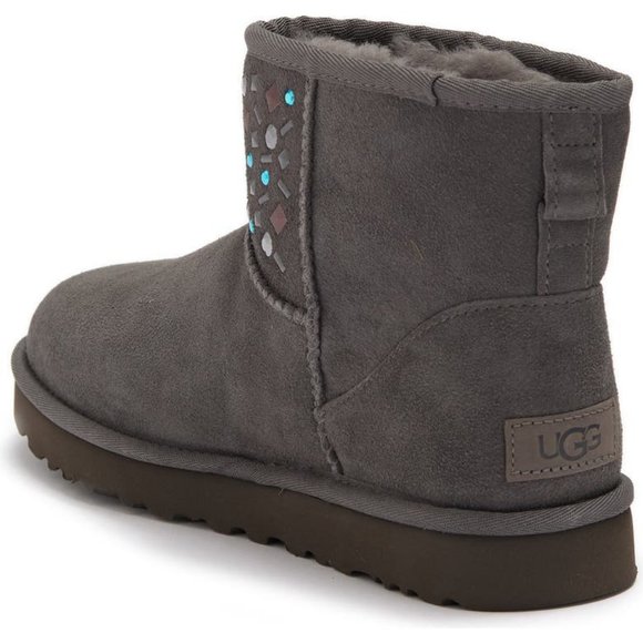 Ugg $130 1119101 Classic Mini II Stud CHRC Charcoal Sz 11 NIB! - Picture 2 of 2